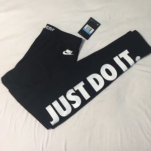 SOLD!!! Brand new Nike leggings